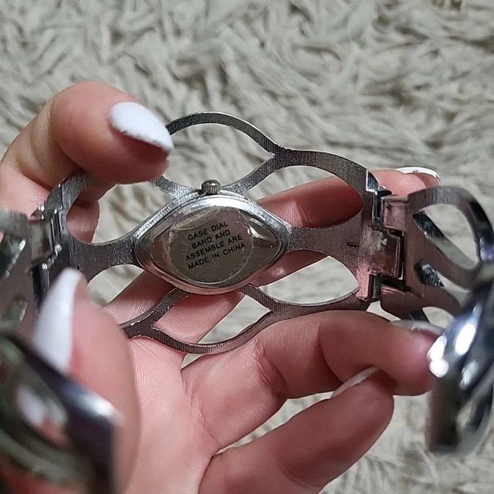 Womens Finesse Watch Vintage Unique Bracelet Cuff Silver Tone - Used ✨️💫